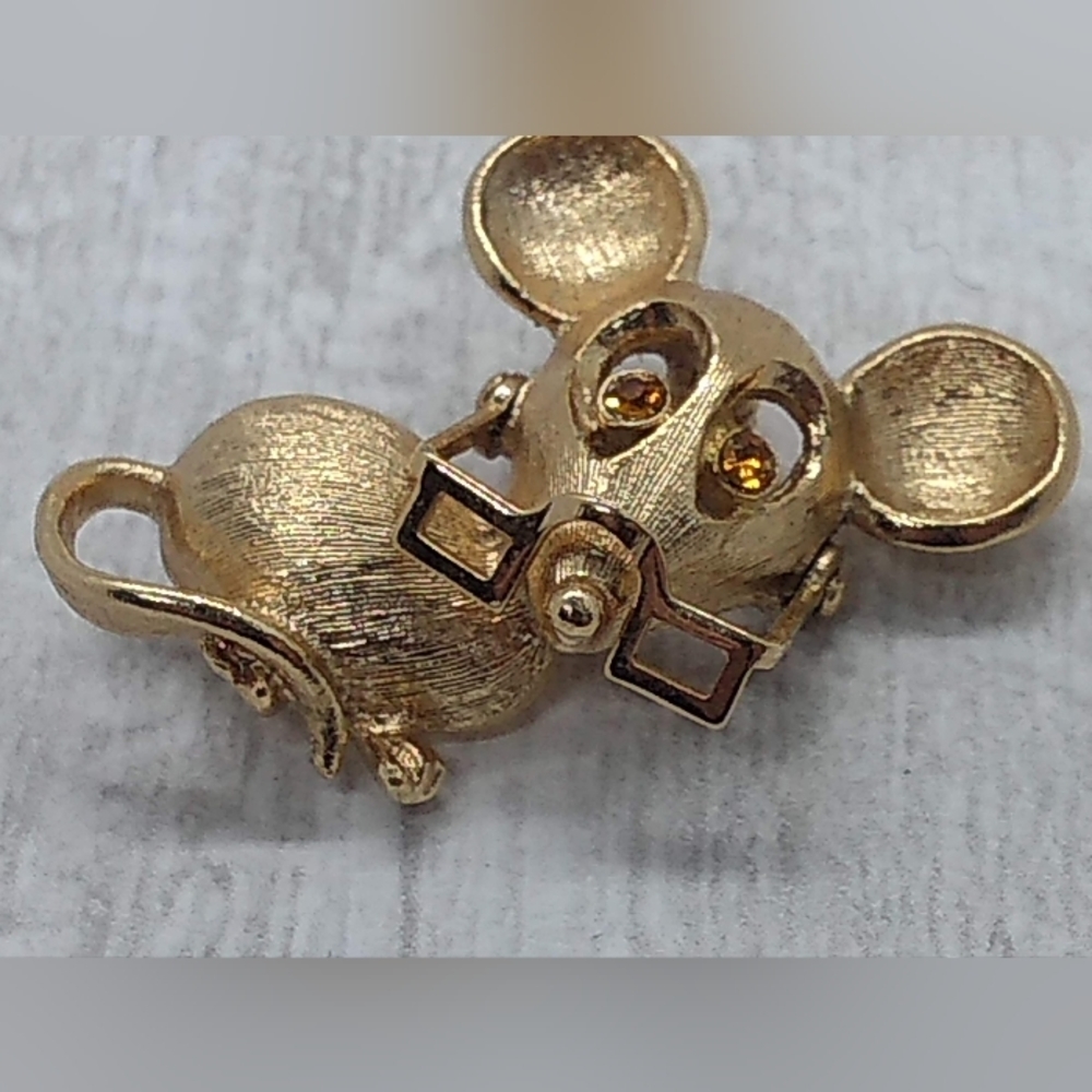 70's Vintage Avon Mouse Pin Brooch Articulated Glasses Gold Tone Rhinestone Eyes - Picture 9 of 10